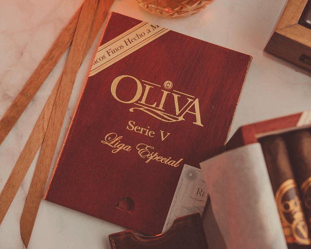 Charuto Oliva Serie V Double Robusto - unidade